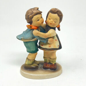 Napco Ceramics Figurines First Love SH5G Boy & Girl Hugging